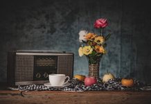 Vintage and Antique Decor: How to Mix It Into a Modern Home Without It Looking Random vintage decor ideas